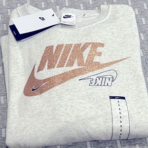 NWT Nike sweatshirt